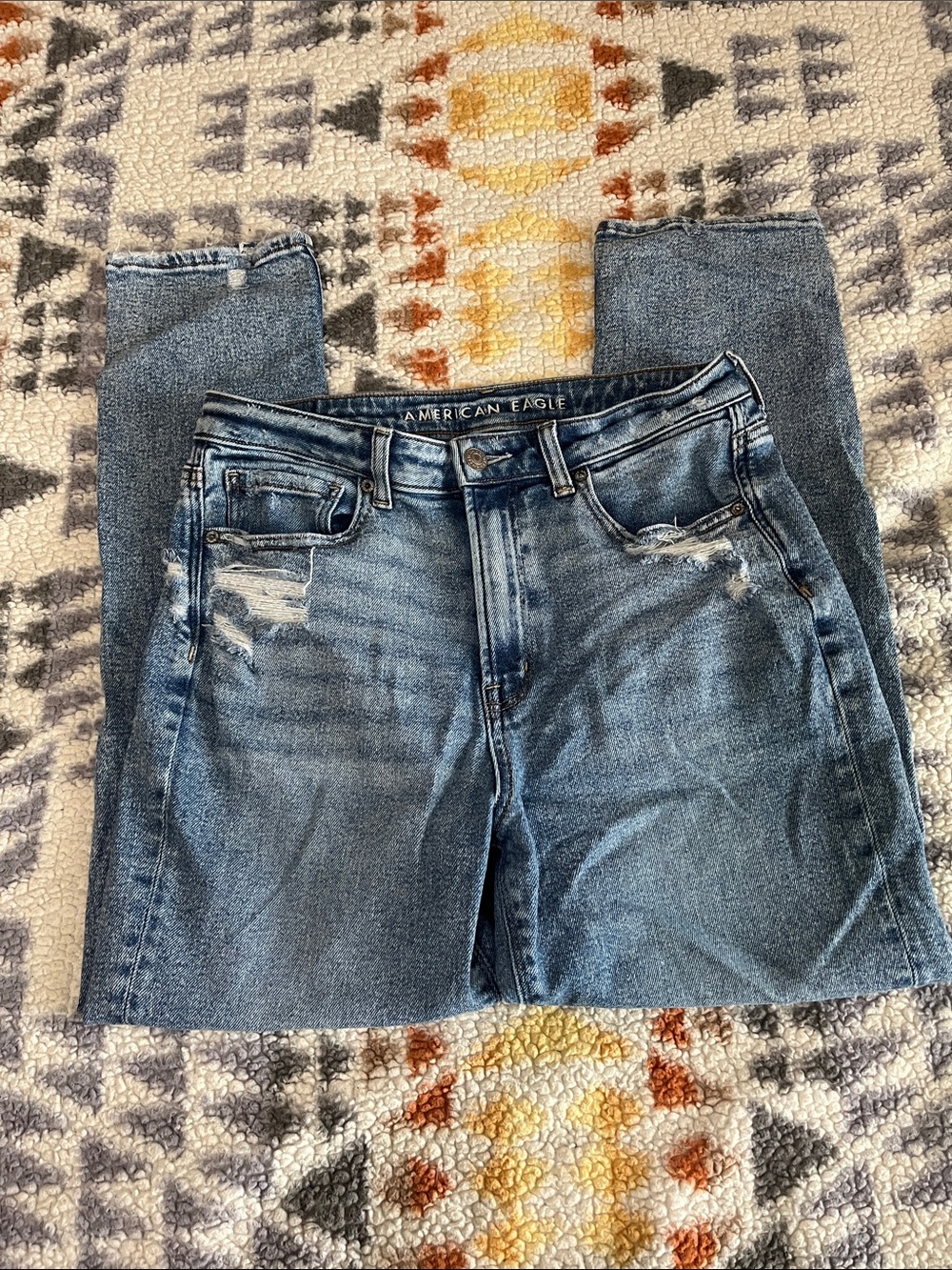 American Eagle Outfitters Women’s Faded Blue Mom Jeans